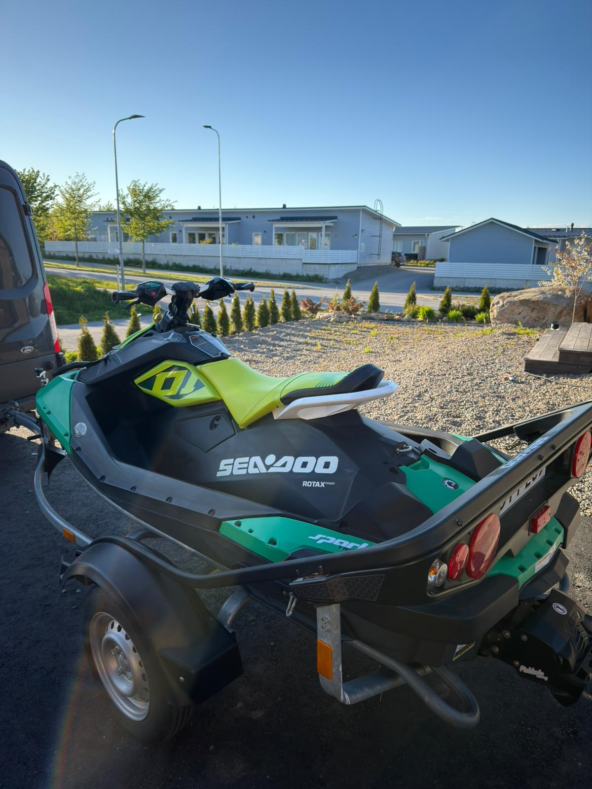 DK Tran Rent vattenskoteruthyrning